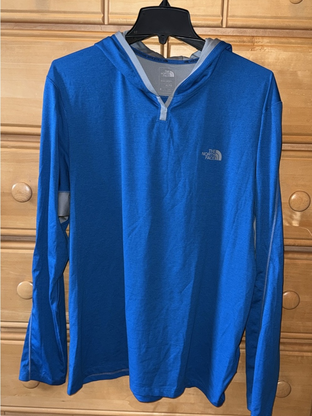 The North Face Men's Blue Hooded Long Sleeve Pullover